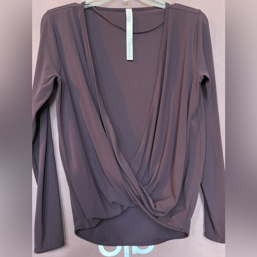 Lululemon top